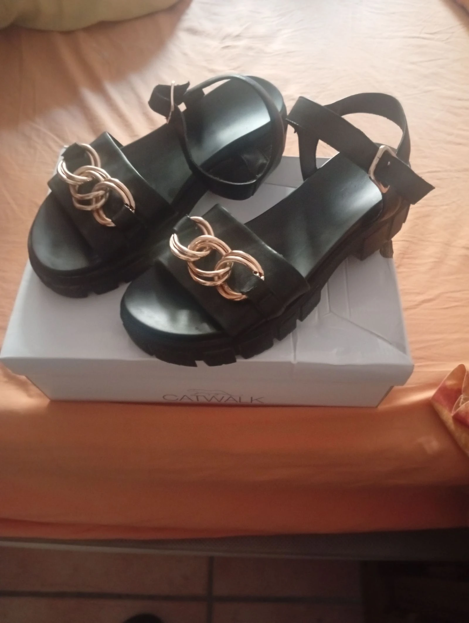Black and gold sandals – photo 2